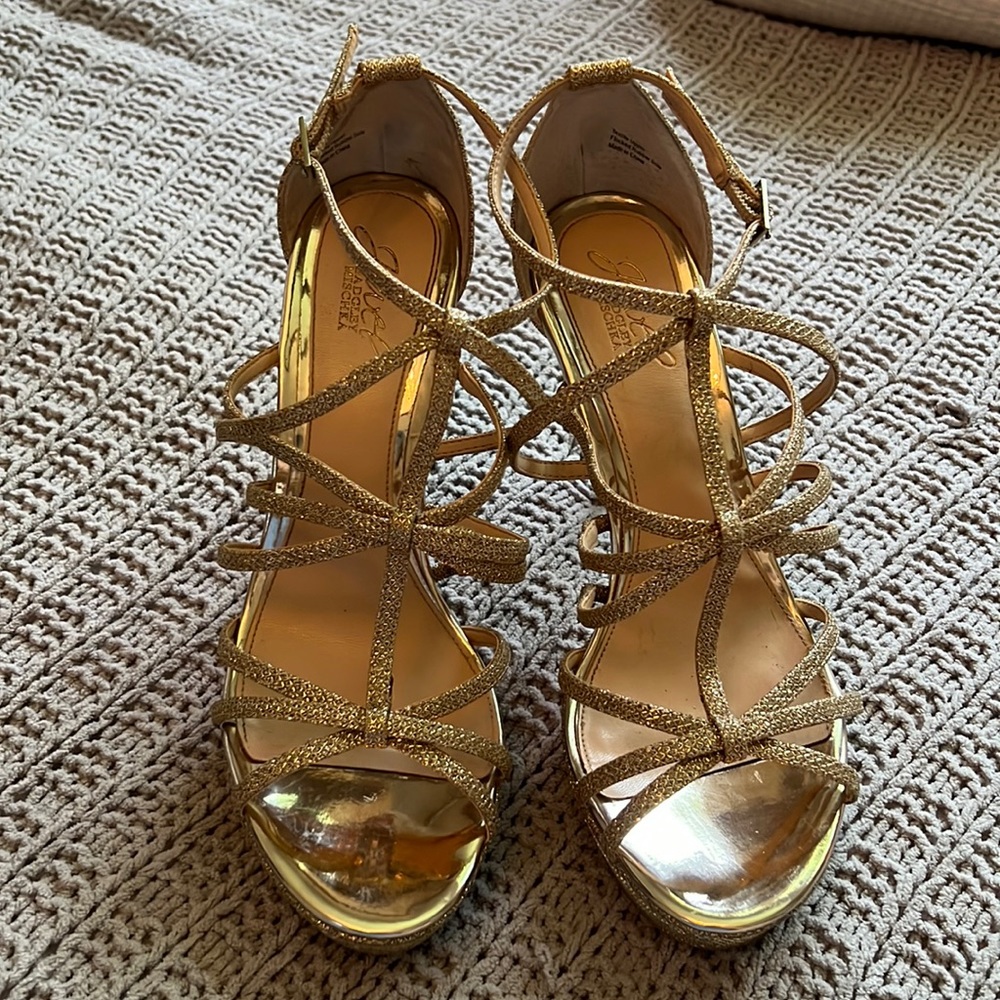 Jewel Badgley Mischka Strappy Platform Heel - Gold
